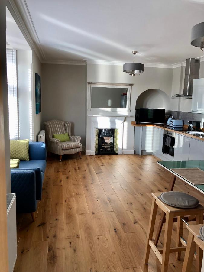 Stunning 2 Bed Georgian Apartment Swafield Exterior photo