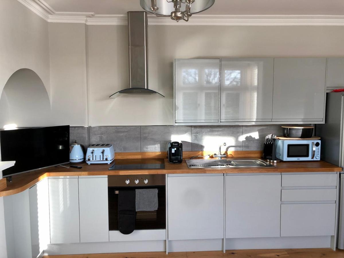 Stunning 2 Bed Georgian Apartment Swafield Exterior photo