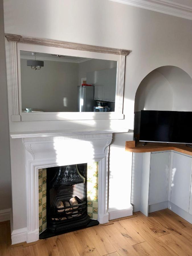 Stunning 2 Bed Georgian Apartment Swafield Exterior photo