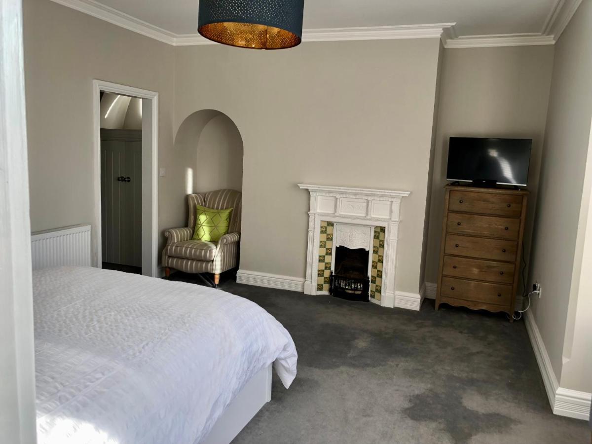 Stunning 2 Bed Georgian Apartment Swafield Exterior photo